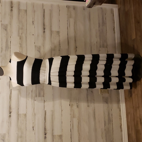 Massimo Dresses & Skirts - Gorgeous black and white maxi dress